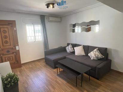 Living room of Flat for sale in  Jaén Capital  with Air Conditioner, Heating and Parquet flooring