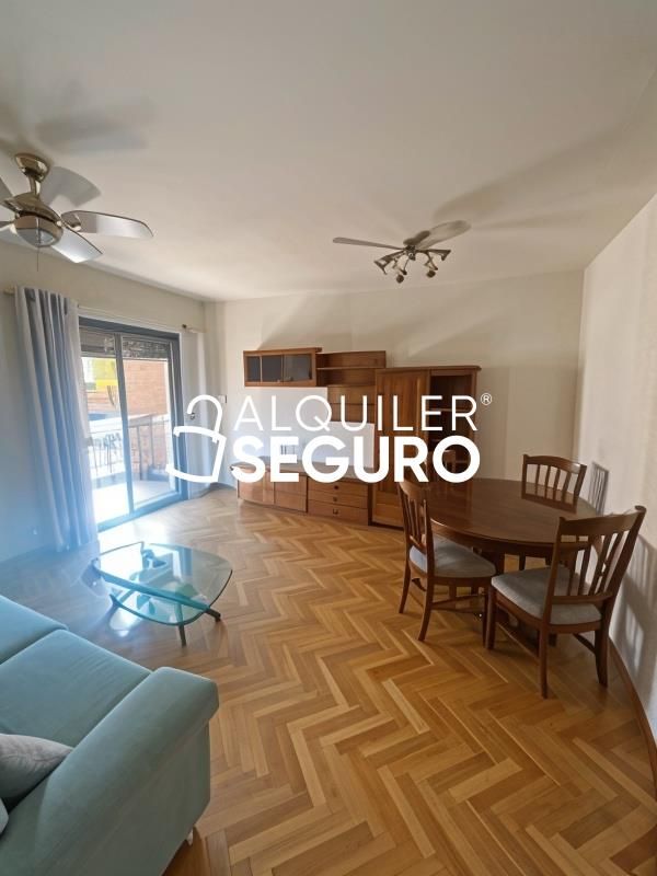 Habitación de Piso de alquiler en Guadalajara Capital con Calefacción, Terraza y Amueblado