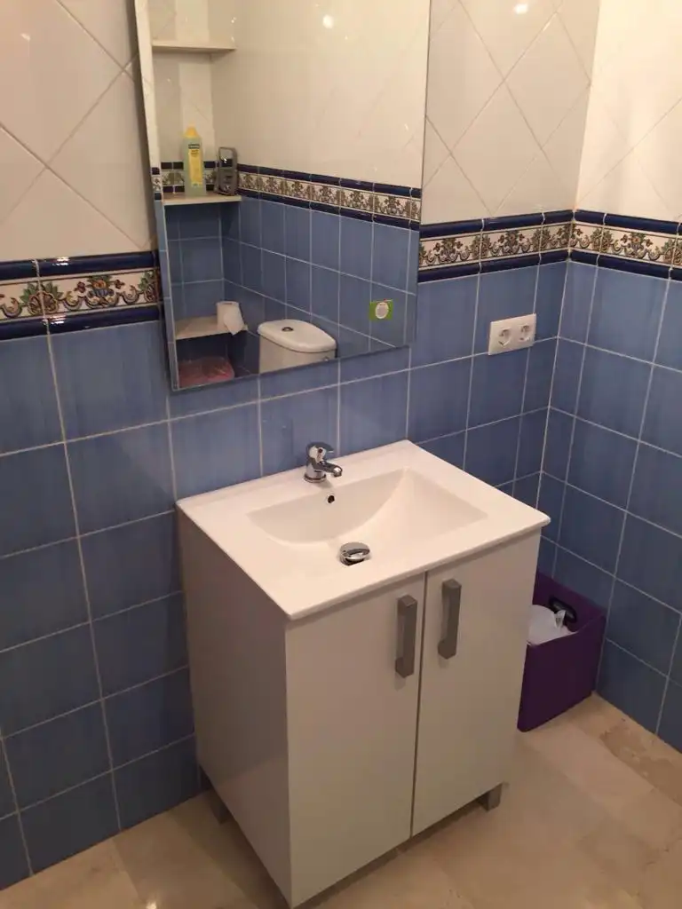 Badezimmer von Wohnung zur Miete in  Palma de Mallorca mit Möbliert, Waschmaschine und Balkon