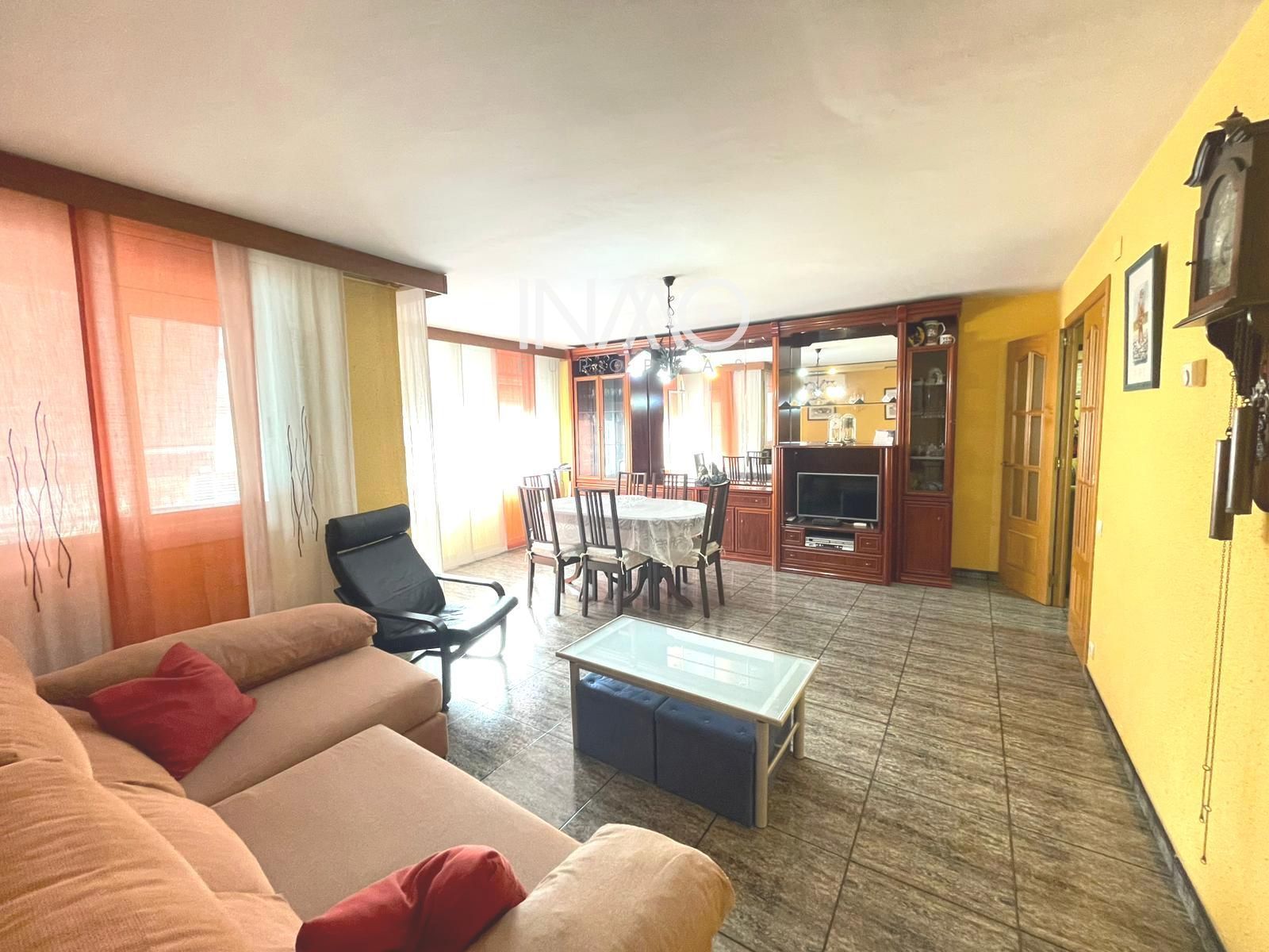 Sala d'estar de Pis en venda en Rubí amb Aire condicionat i Calefacció