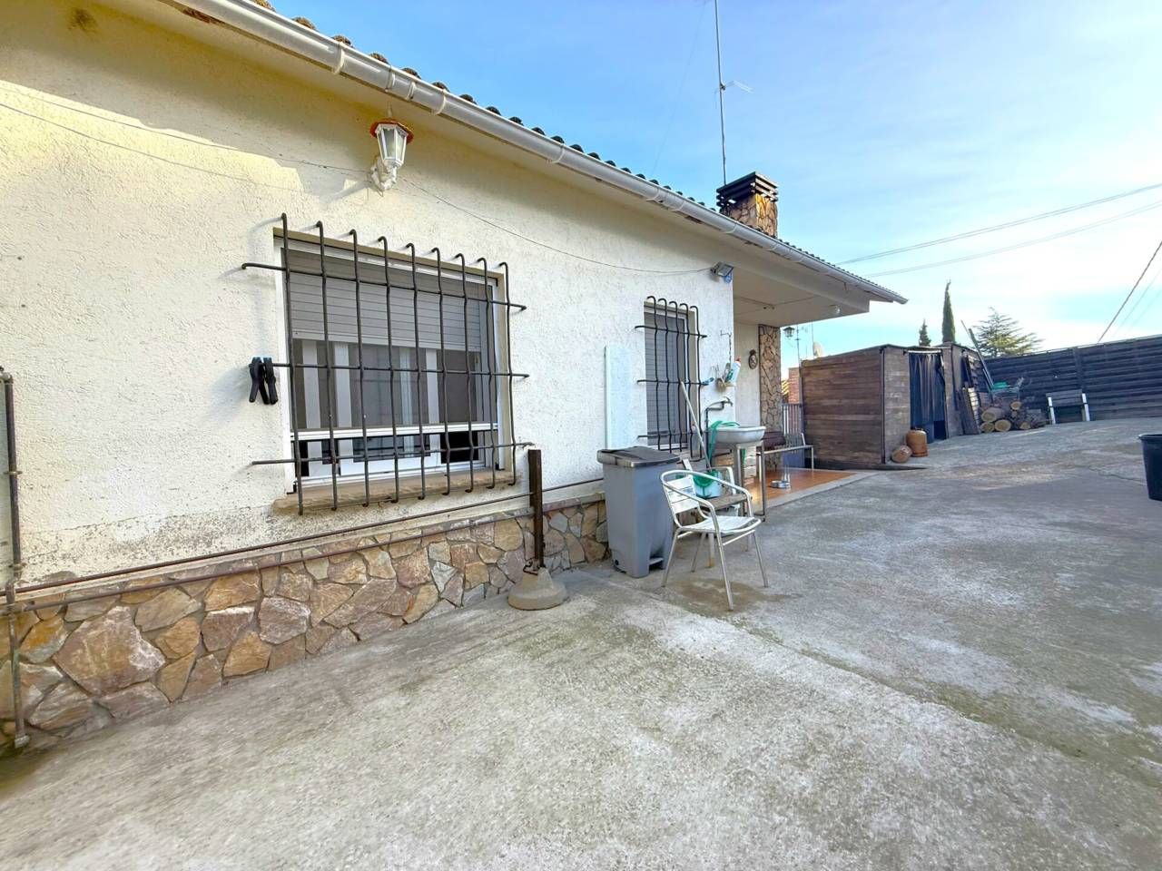 Exterior view of House or chalet for sale in Riells i Viabrea  with Air Conditioner, Heating and Private garden