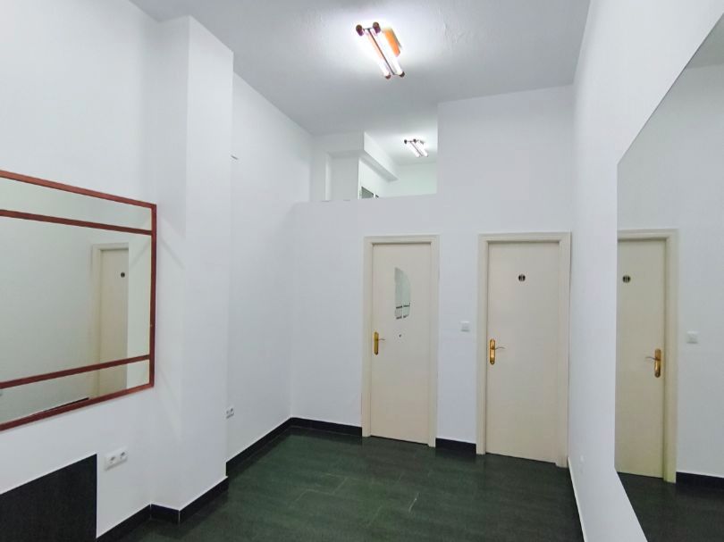 Local de lloguer en  Sevilla Capital amb Aire condicionat