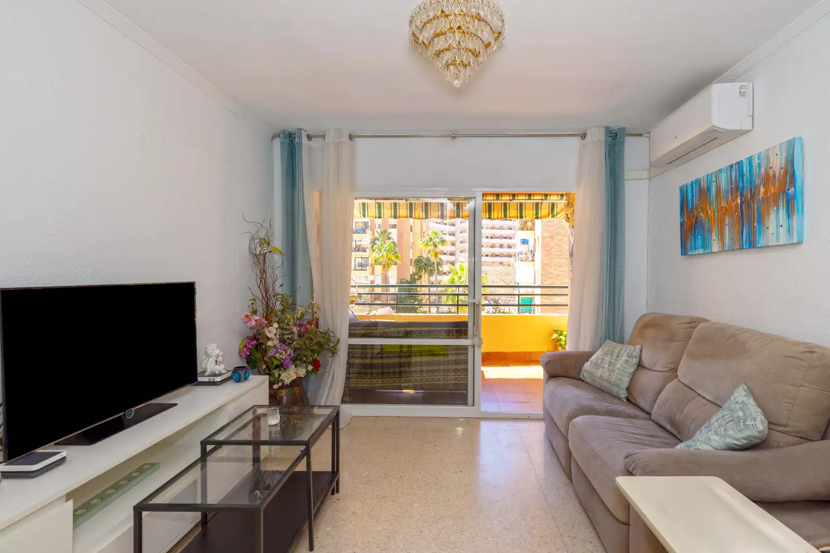 Sala de estar de Piso en venta en Marbella con Aire acondicionado, Calefacción y Terraza