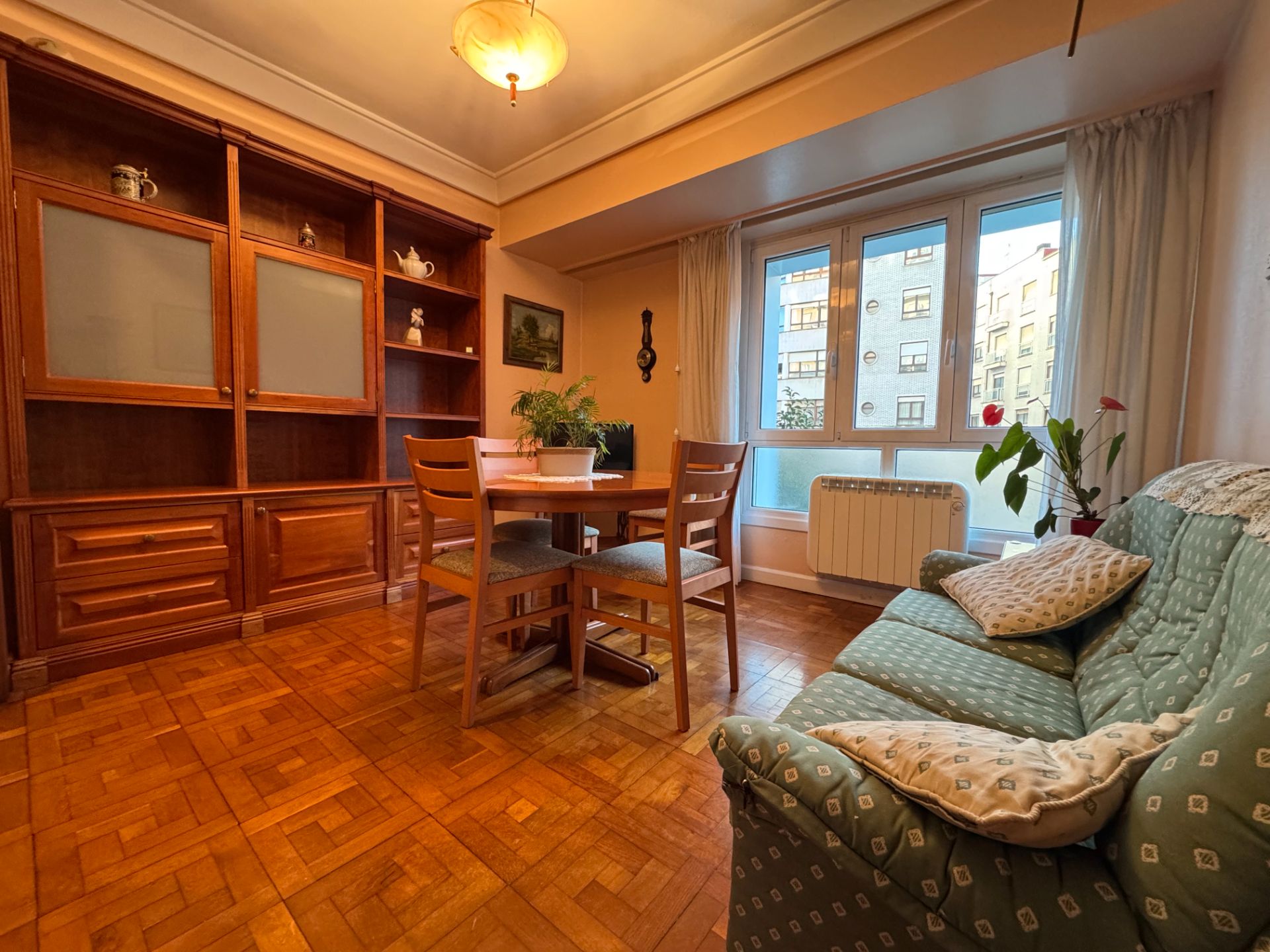Sala de estar de Piso en venta en Donostia - San Sebastián  con Calefacción, Amueblado y Horno