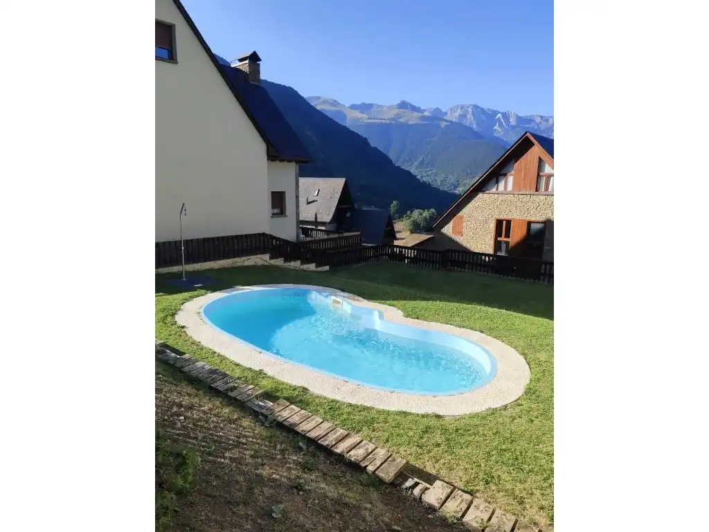 Piscina de Pis en venda en Vielha e Mijaran amb Terrassa