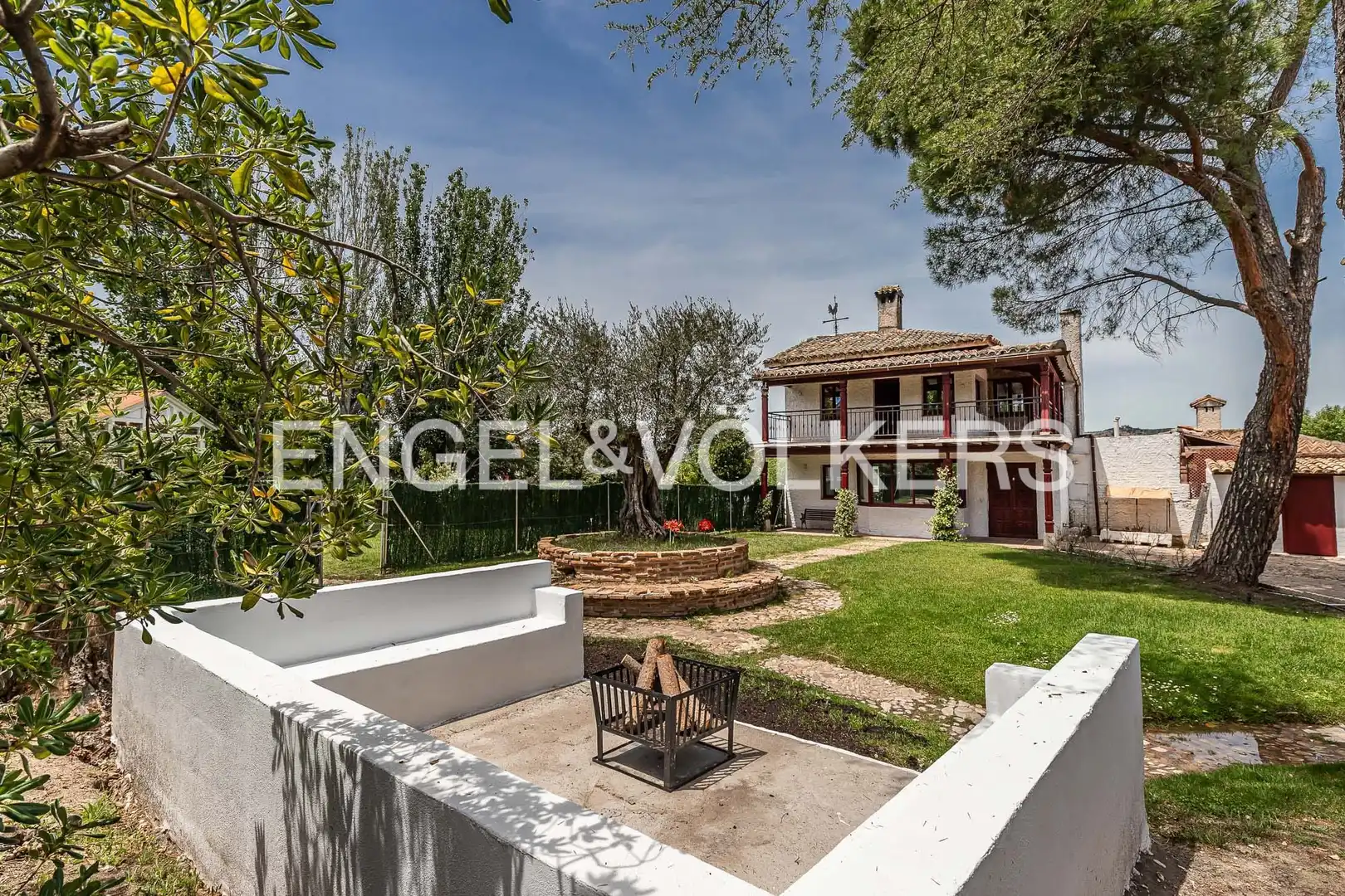 Vista exterior de Casa o chalet de alquiler en Las Rozas de Madrid con Calefacción, Jardín privado y Terraza