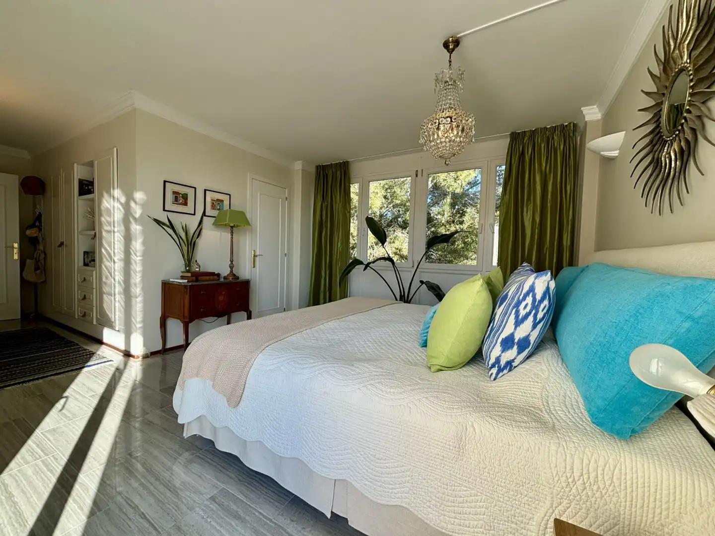 Schlafzimmer von Dachboden zum Verkauf in Calvià mit Klimaanlage, Heizung und Terrasse