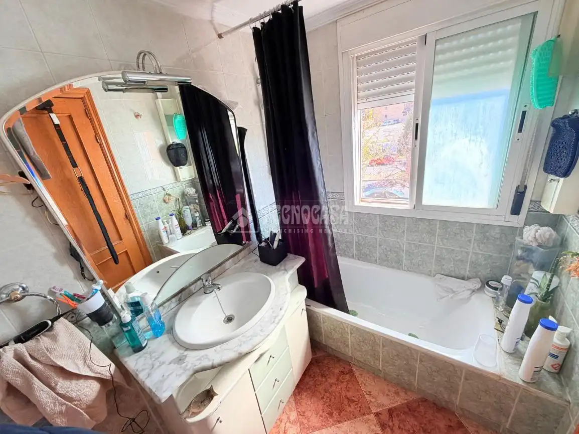 Baño de Piso en venta en Valdemoro con Trastero y Balcón