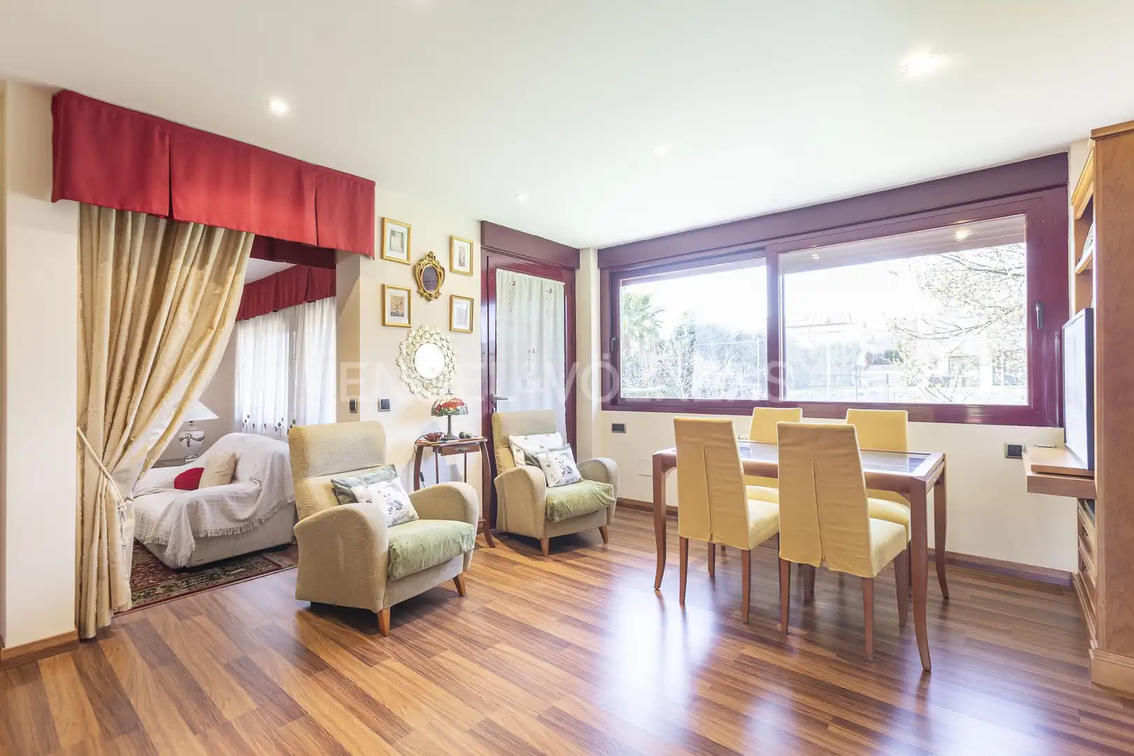 Sala de estar de Casa o chalet de alquiler en Pozuelo de Alarcón con Calefacción, Jardín privado y Parquet