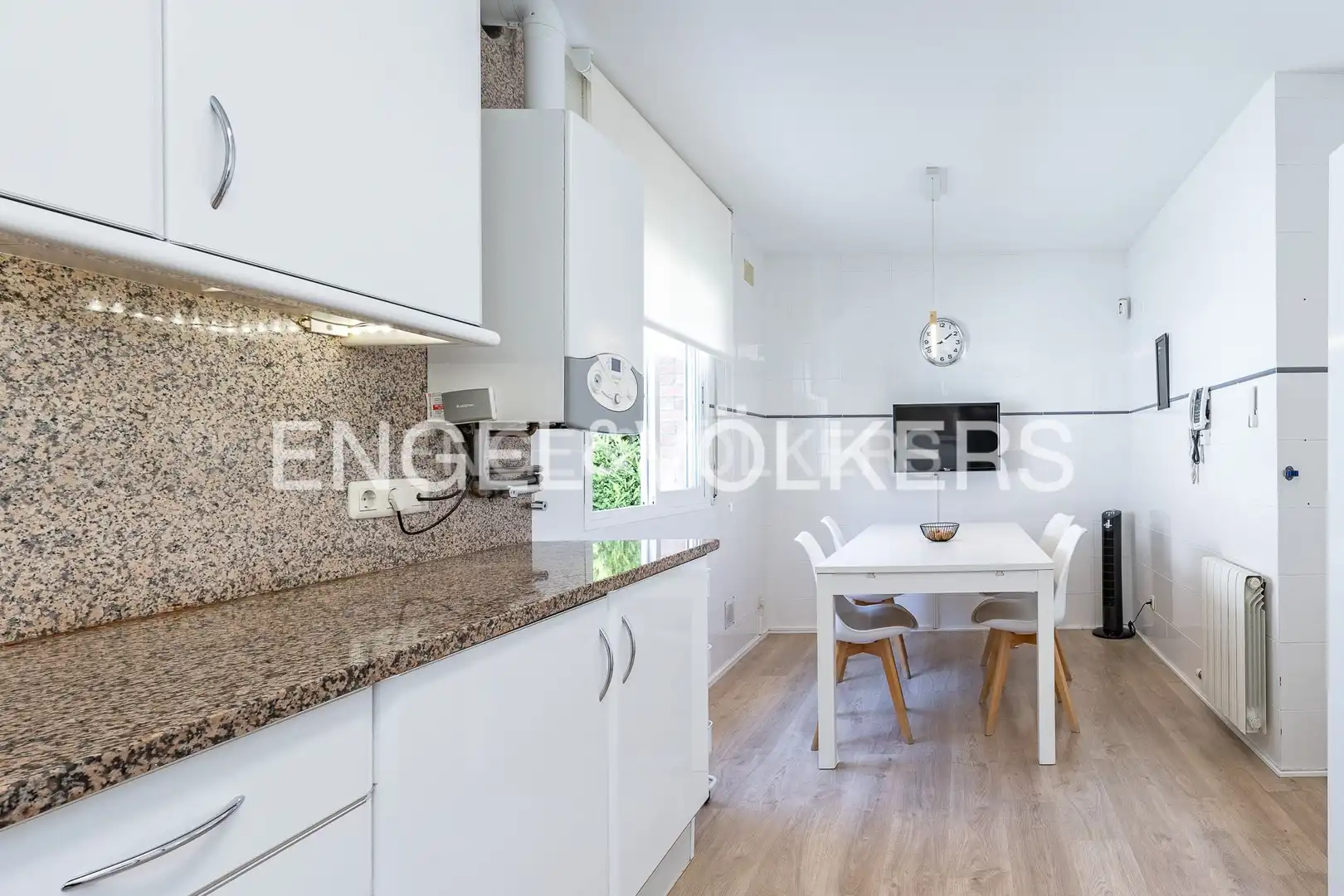 Cocina de Casa o chalet en venta en El Masnou con Aire acondicionado, Calefacción y Jardín privado
