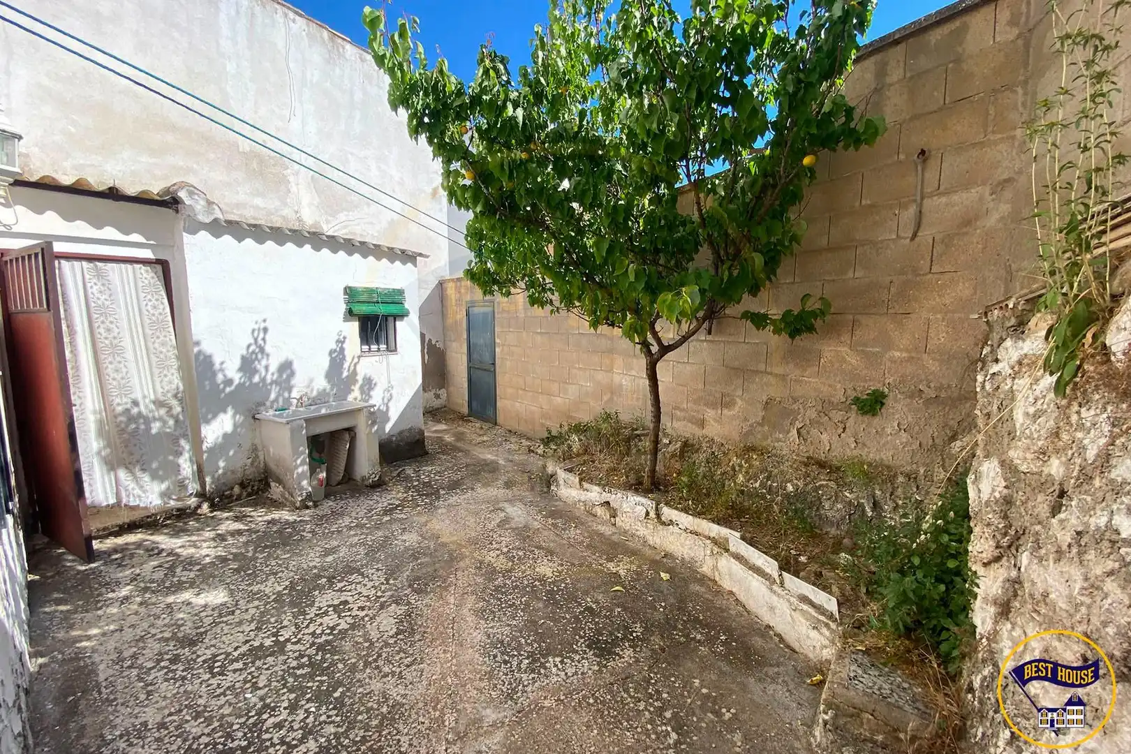 Außenansicht von Country house zum Verkauf in Torrejoncillo del Rey mit Terrasse, Abstellraum und Möbliert