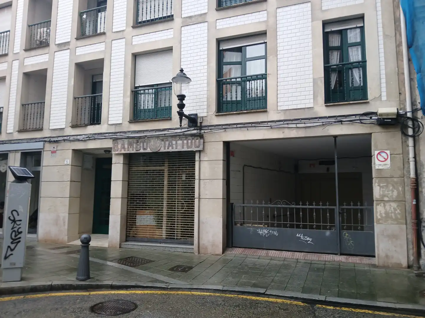 Vista exterior de Garatge en venda en Gijón 