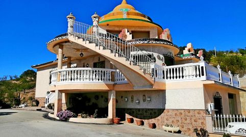 VILLA SINGULAR CON CUPULA EN LOJA GRANADA