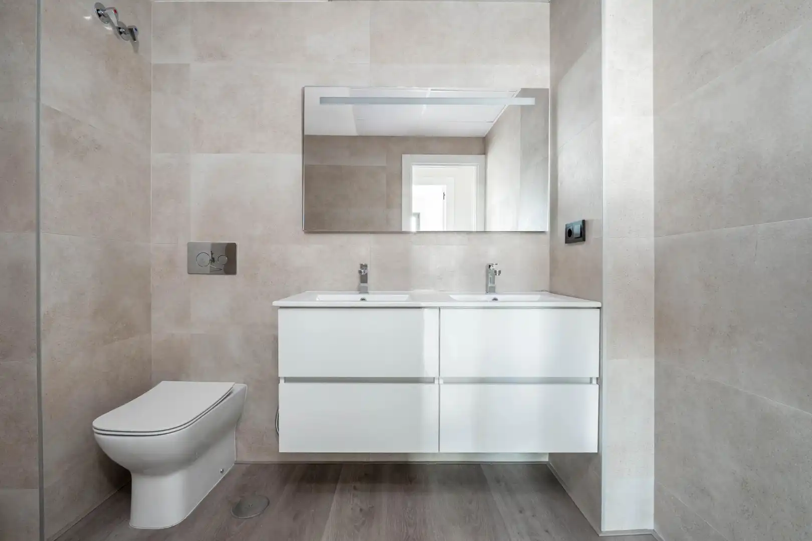 Baño de Dúplex de alquiler en Granada con Aire acondicionado, Calefacción y Terraza