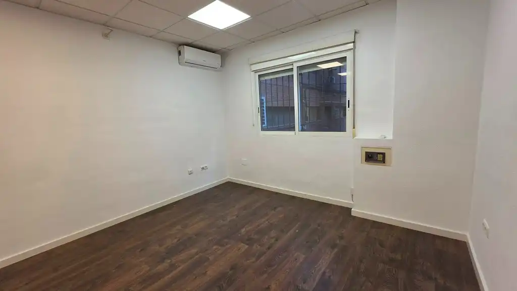 Office for rent in Murcia  with Air Conditioner