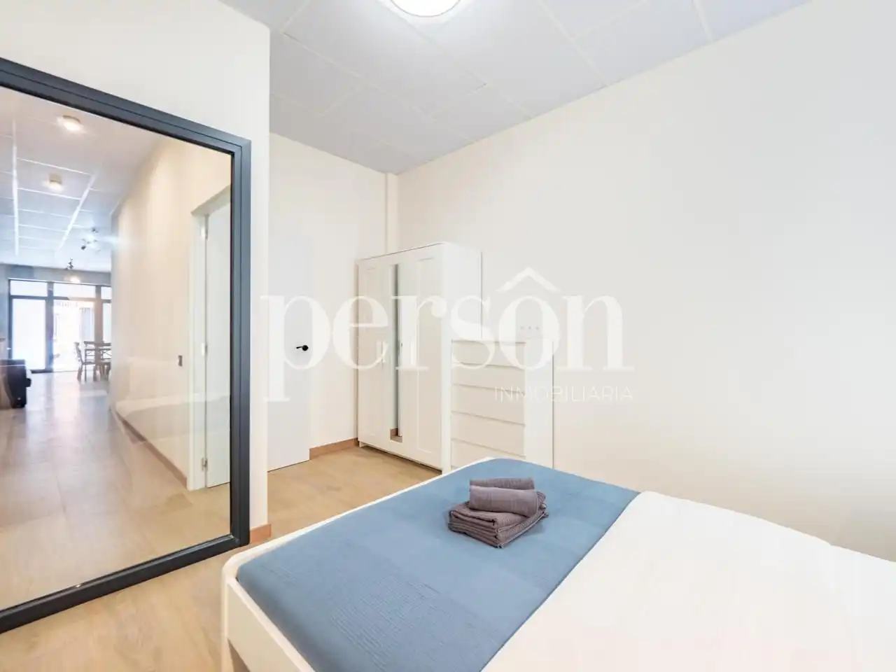 Schlafzimmer von Erdgeschoss zum Verkauf in Valencia mit Klimaanlage, Terrasse und Abstellraum