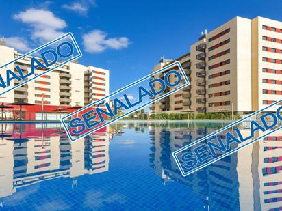 Swimming pool of Flat for sale in  Sevilla Capital  with Air Conditioner, Heating and Terrace