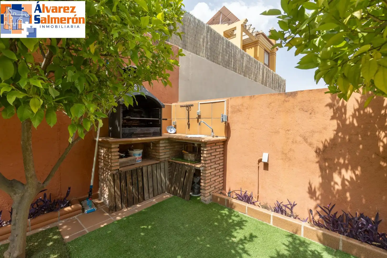 Jardí de Casa o xalet en venda en La Zubia amb Calefacció, Jardí privat i Terrassa