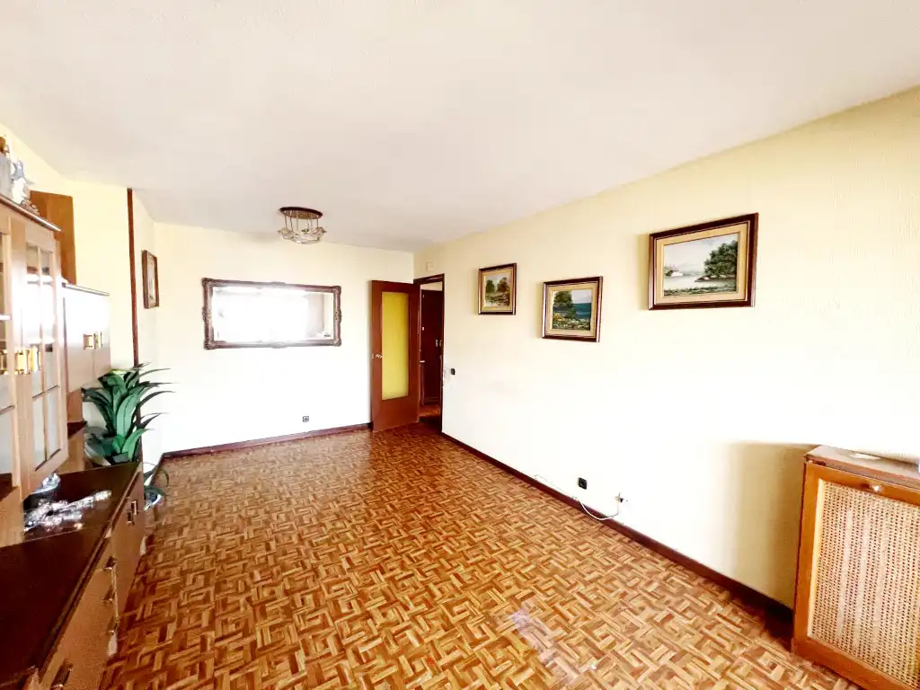 Sala de estar de Piso en venta en Madrid con Calefacción, Parquet y Terraza