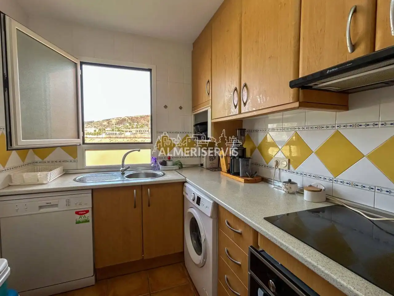 Cocina de Piso de alquiler en El Ejido con Terraza, Amueblado y Piscina comunitaria