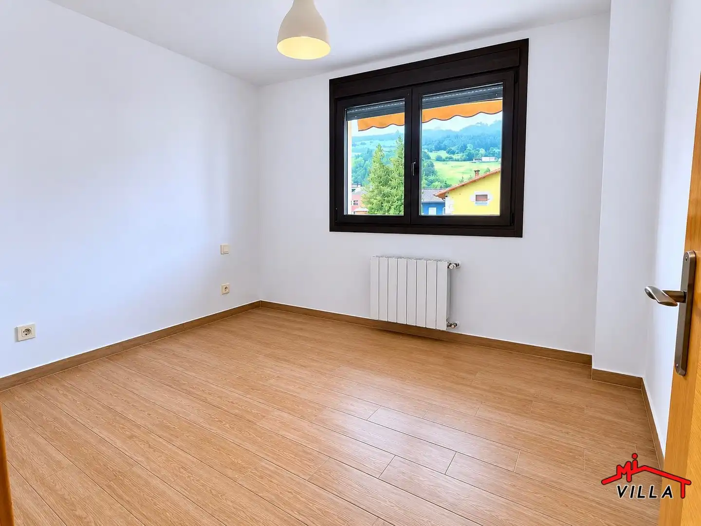 Habitación de Piso en venta en Ramales de la Victoria con Calefacción, Terraza y Trastero