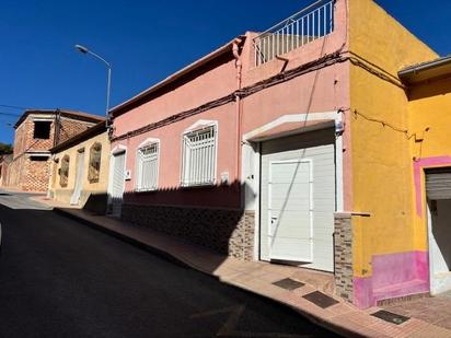Vista exterior de Casa o xalet en venda en Totana amb Aire condicionat, Terrassa i Traster