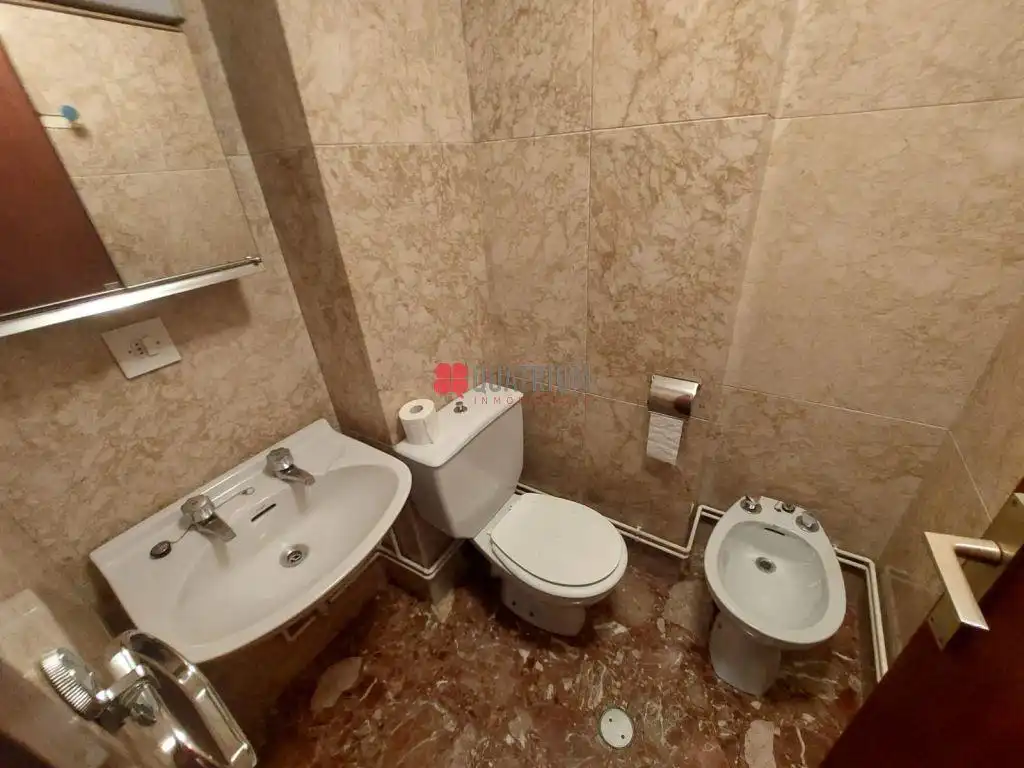 Bany de Pis de lloguer en Santiago de Compostela  amb Calefacció, Parquet i Moblat