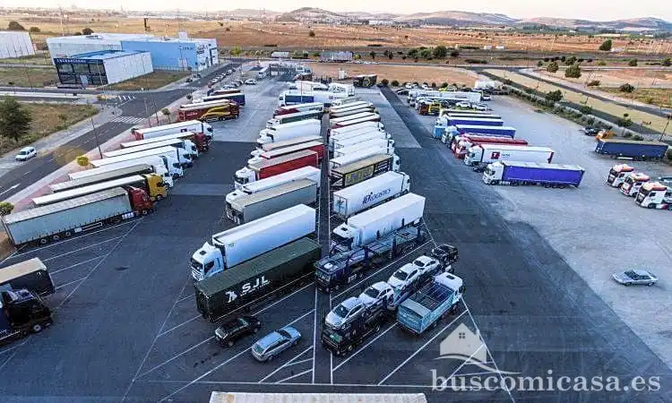 Parkplatz von Garage zur Miete in Linares