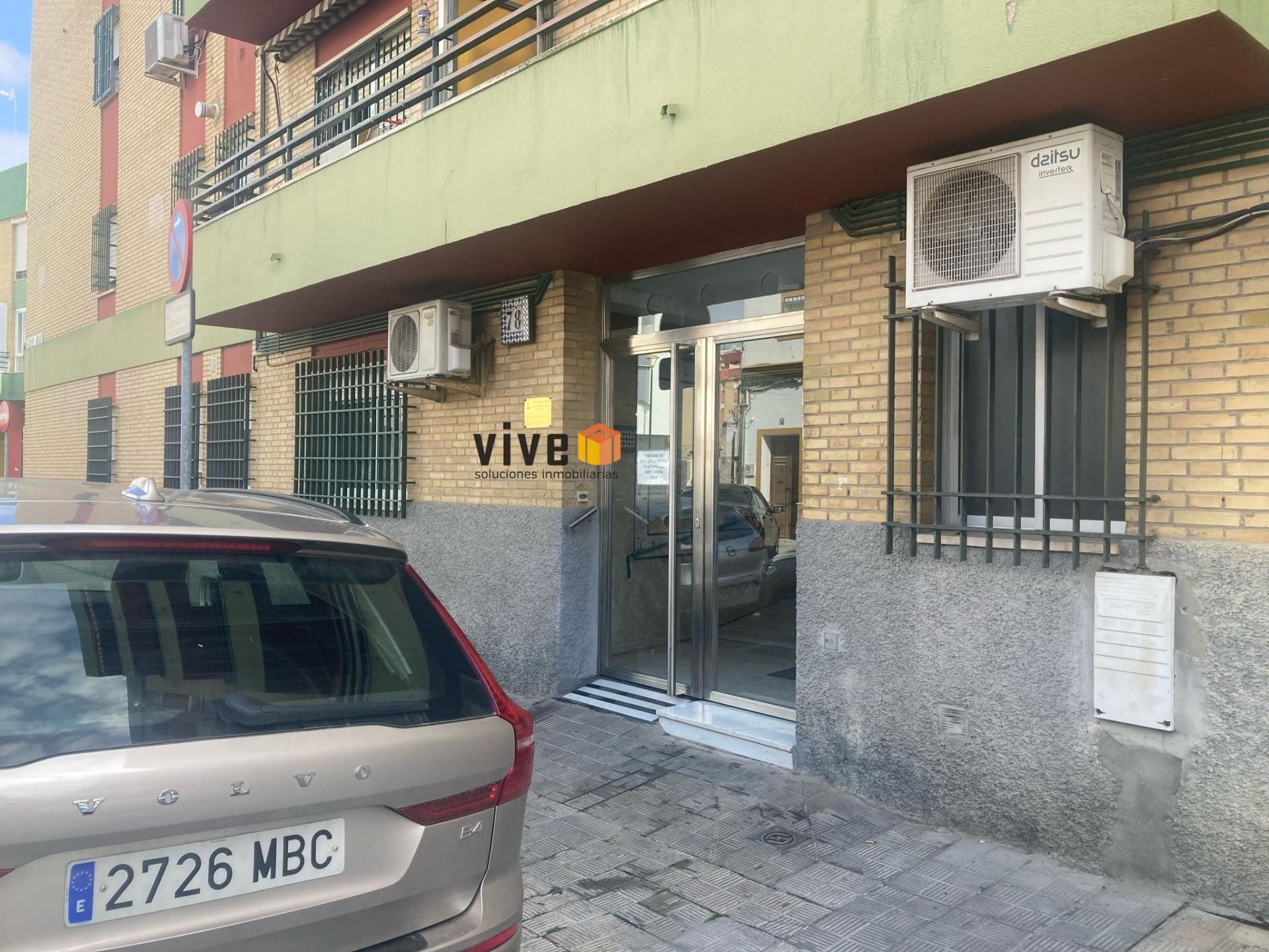 Vista exterior de Pis en venda en  Sevilla Capital