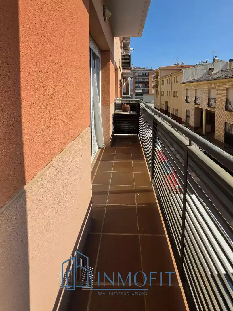 Flat with terrace for sale in C/ Vaticá, imagen 3