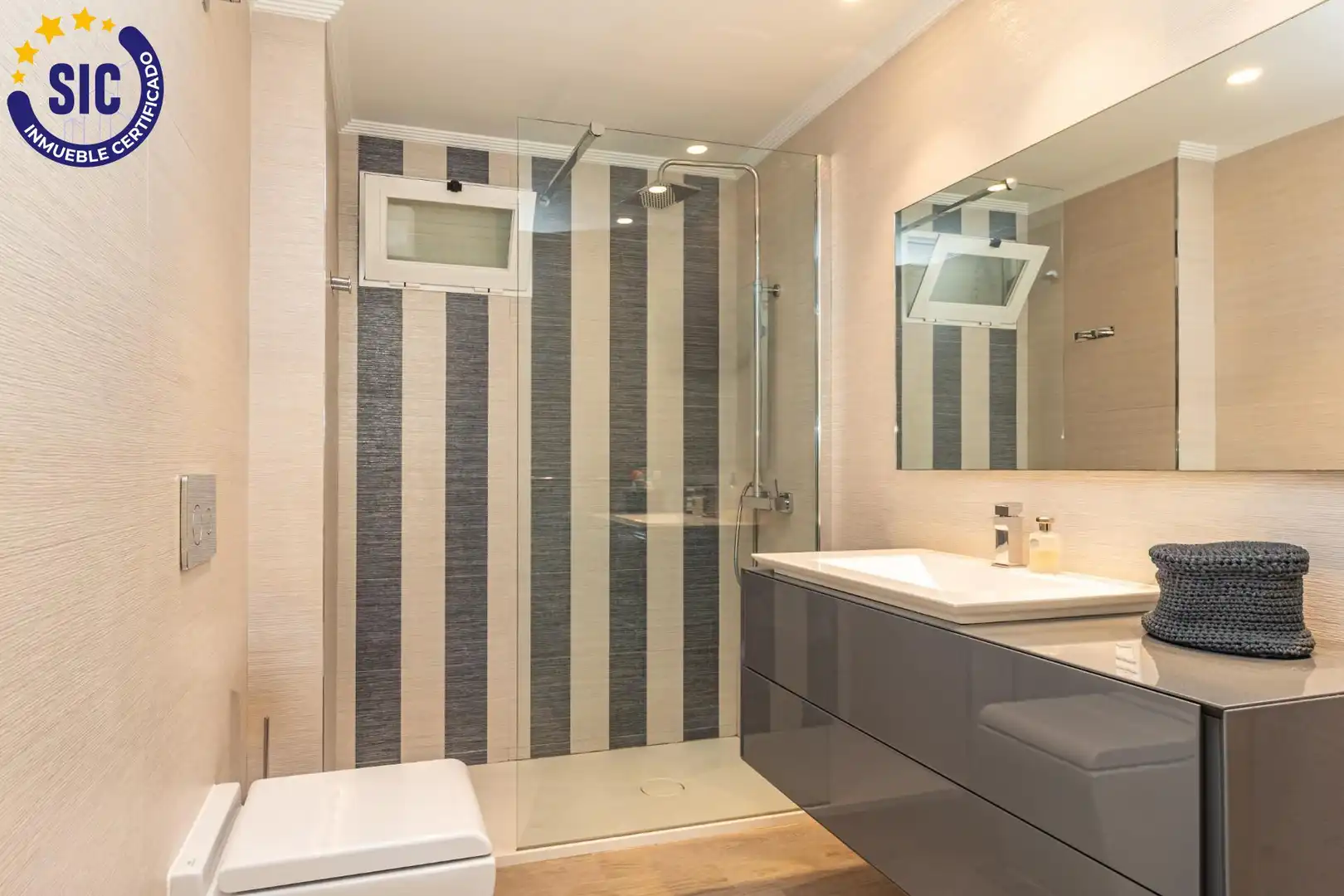 Bathroom of Attic for sale in Peñíscola / Peníscola  with Air Conditioner, Heating and Terrace