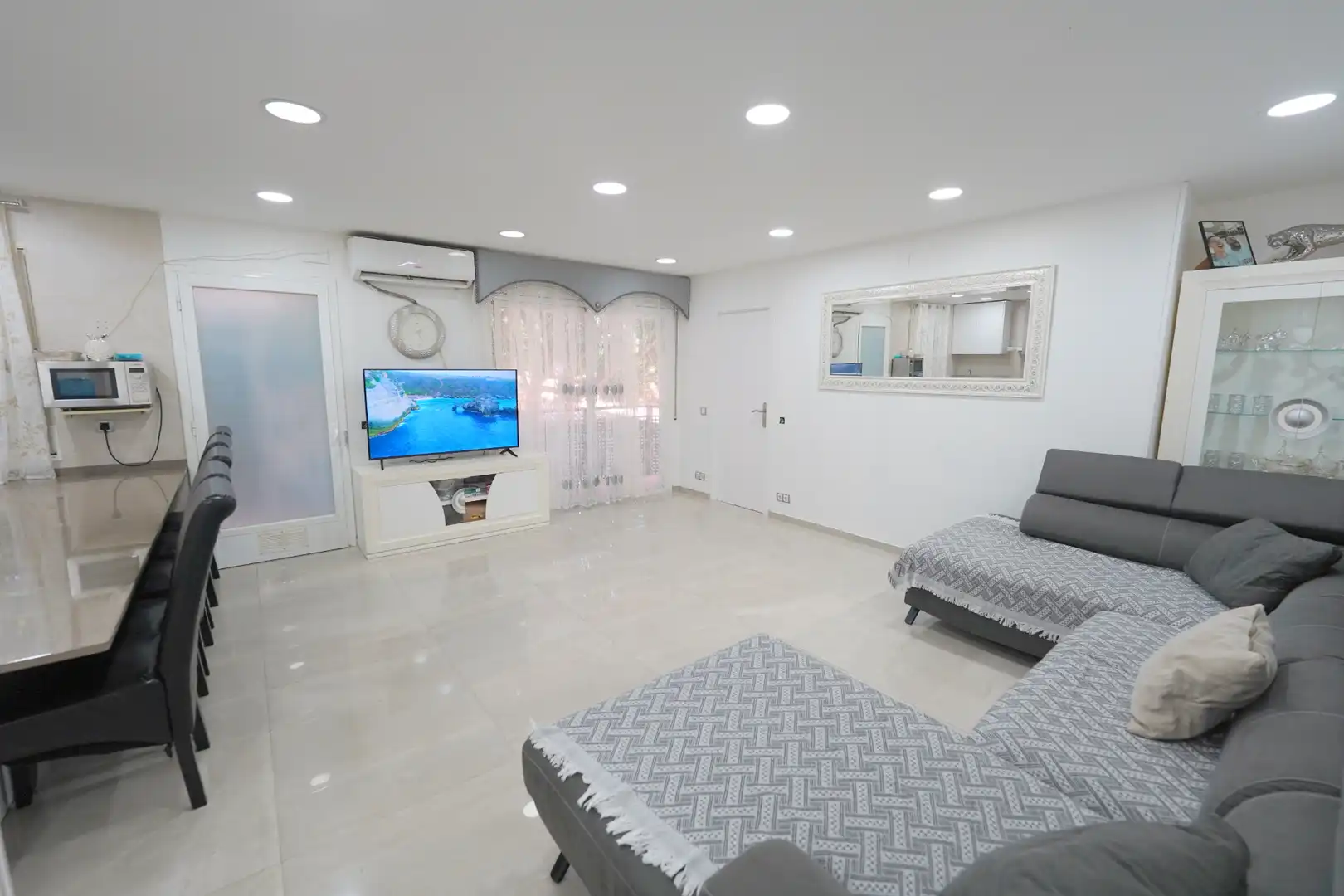 Sala de estar de Piso en venta en Barcelona con Aire acondicionado, Horno y Balcón