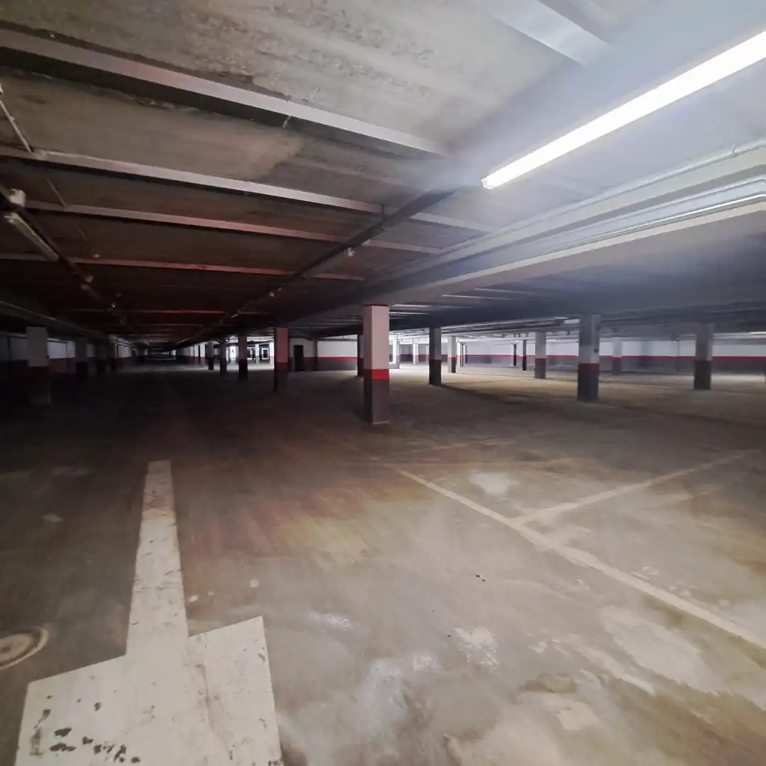 Einzelparkplatz mit Aufzug zum Verkauf in Avinguda Joan Calot 12, imagen 6