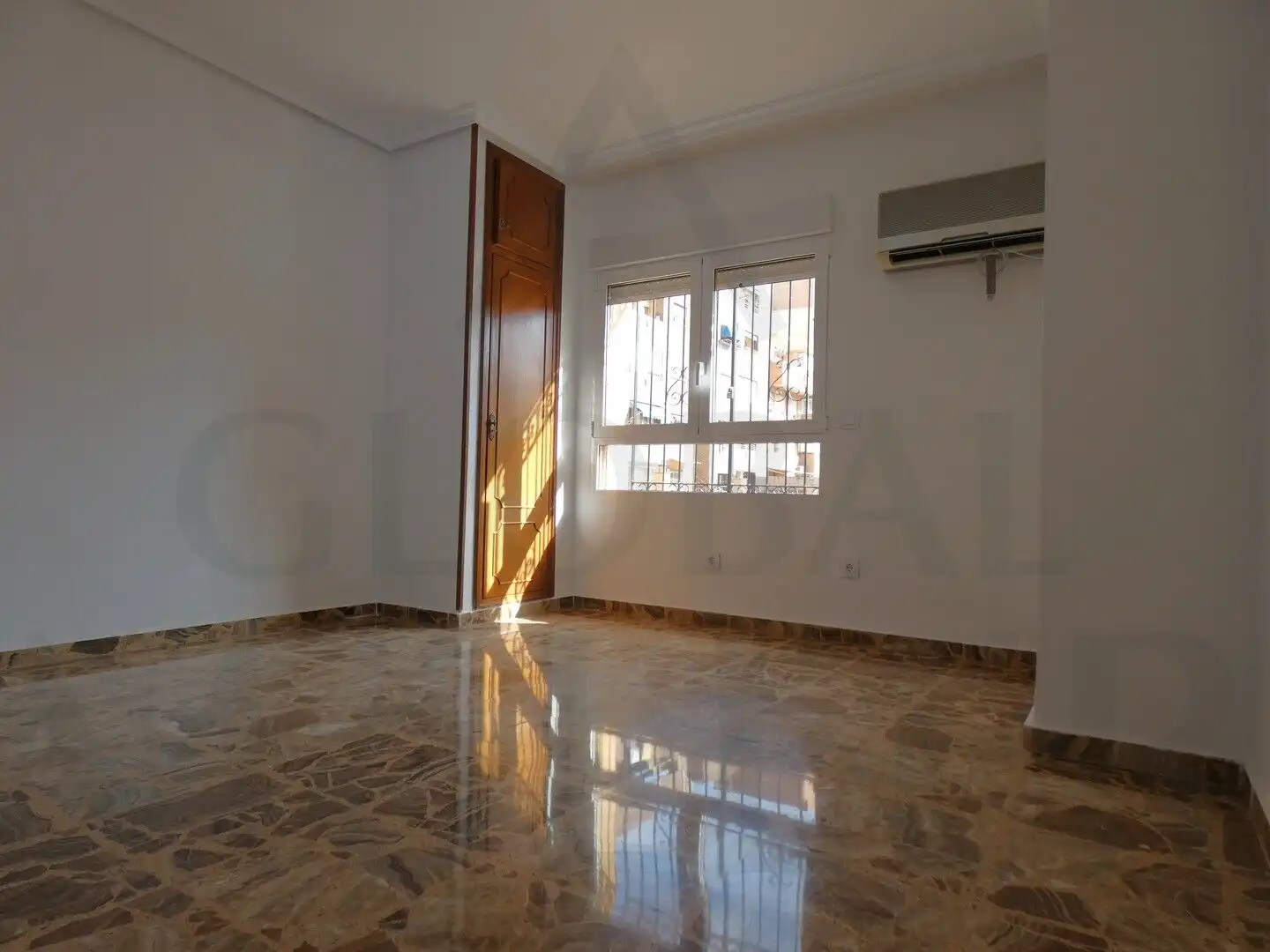 Flat for rent in Calle Ángel Bruna, 20, Ensanche