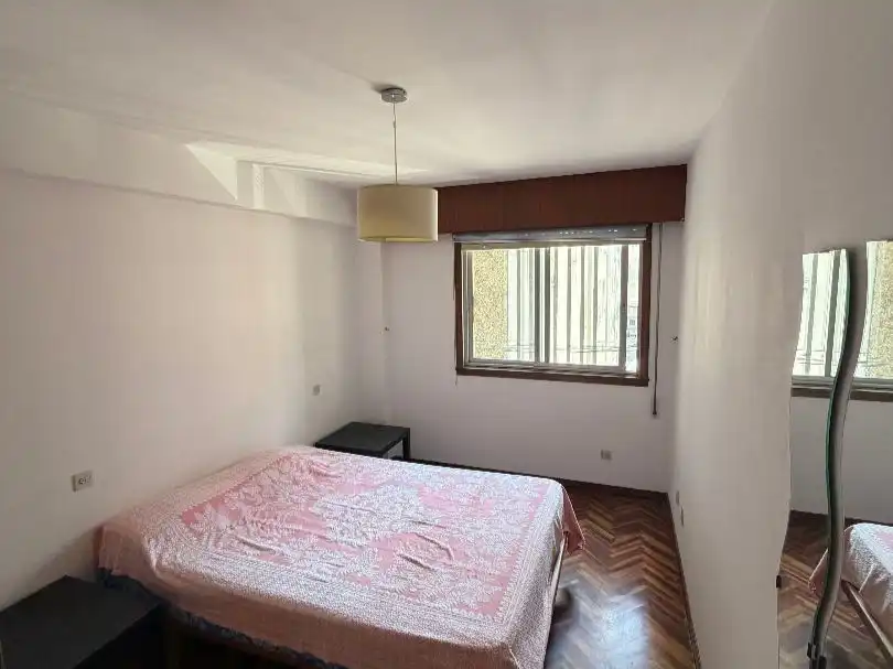 Dormitori de Apartament en venda en A Coruña Capital  amb Parquet, Traster i Moblat