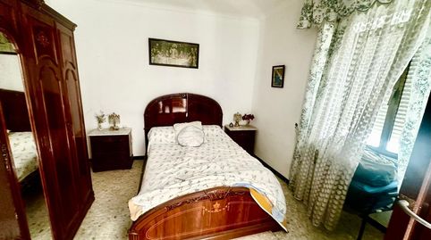 C. Gran casa con excelente ubicación.