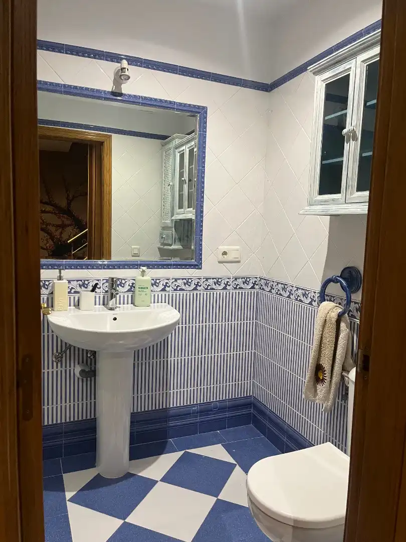 Bany de Casa adosada en venda en Monterrubio de Armuña amb Calefacció, Jardí privat i Parquet