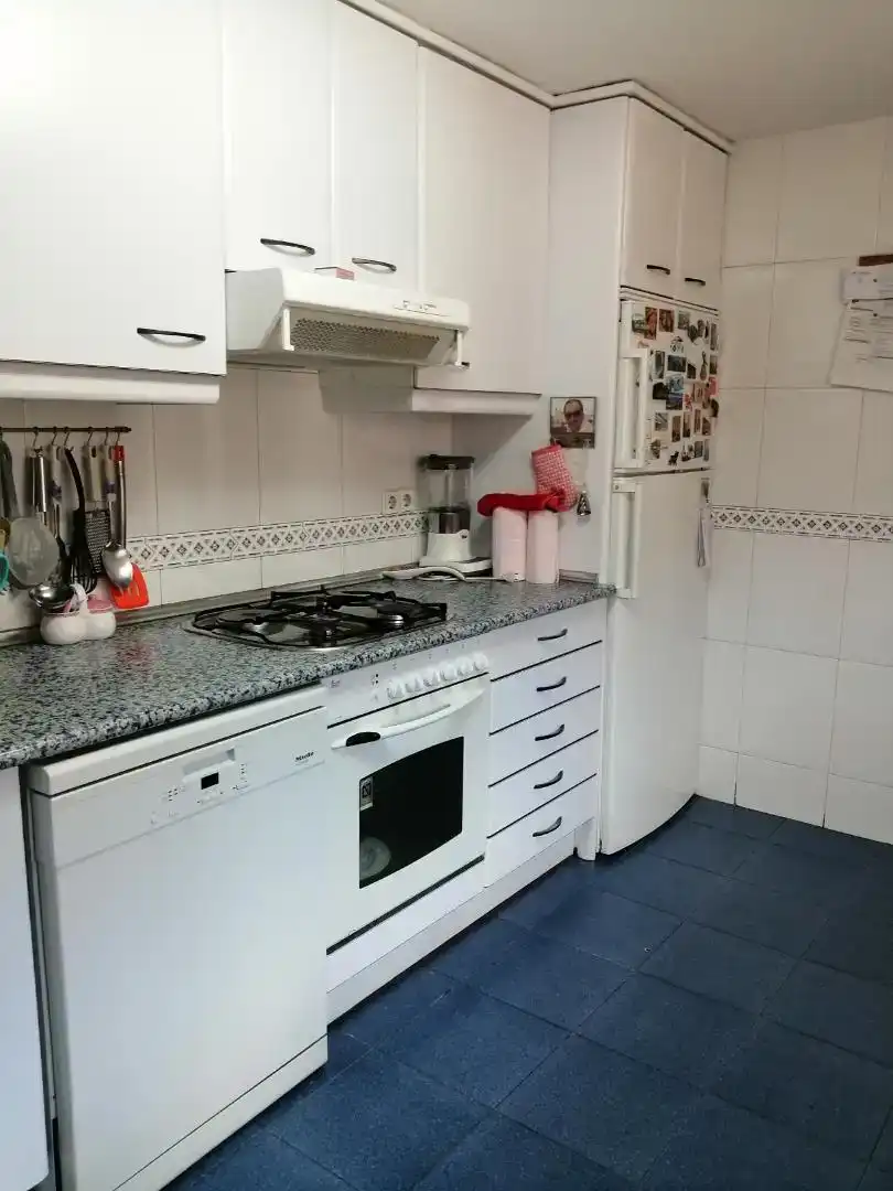 Cuina de Casa o xalet en venda en San Fernando de Henares amb Aire condicionat i Balcó