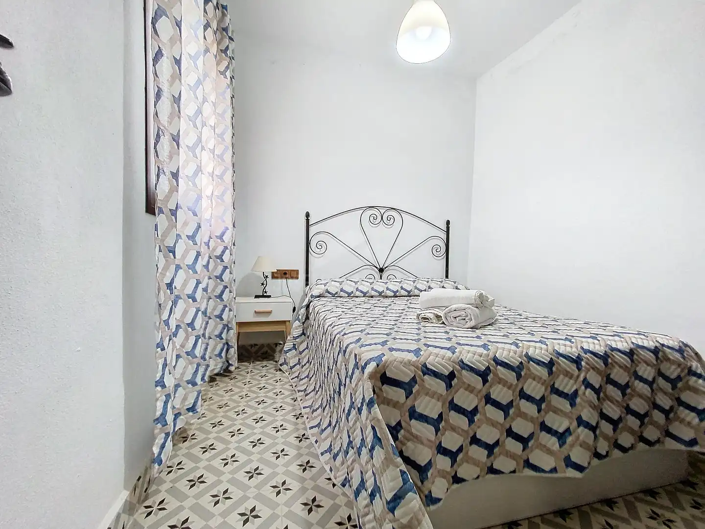 Dormitori de Casa o xalet en venda en Medina Sidonia amb Terrassa, Moblat i Balcó
