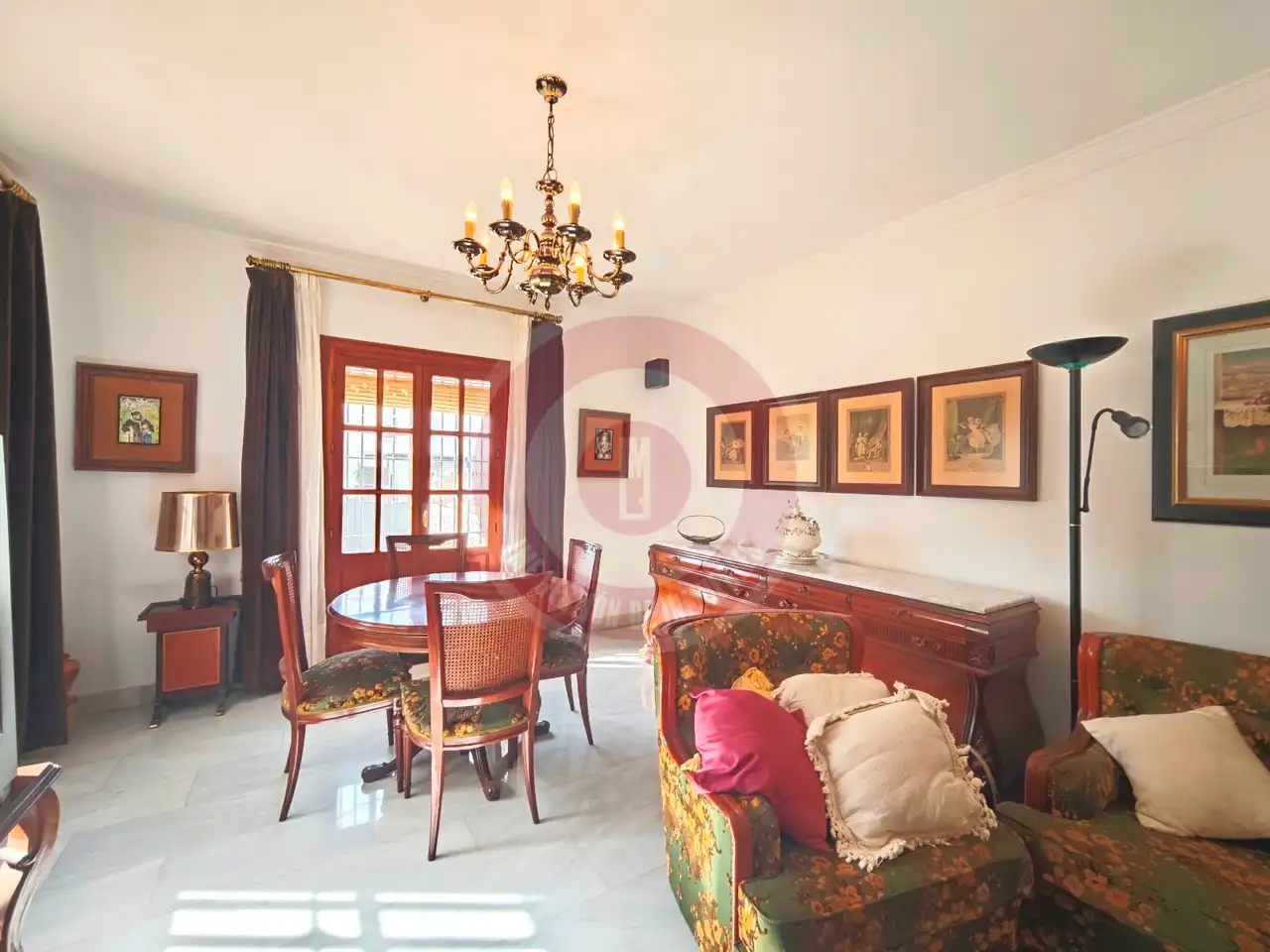 Menjador de Casa o xalet en venda en Vélez-Málaga amb Jardí privat i Terrassa