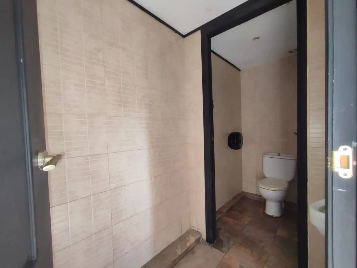 Bathroom of Commercial properties for rent in Gijón 