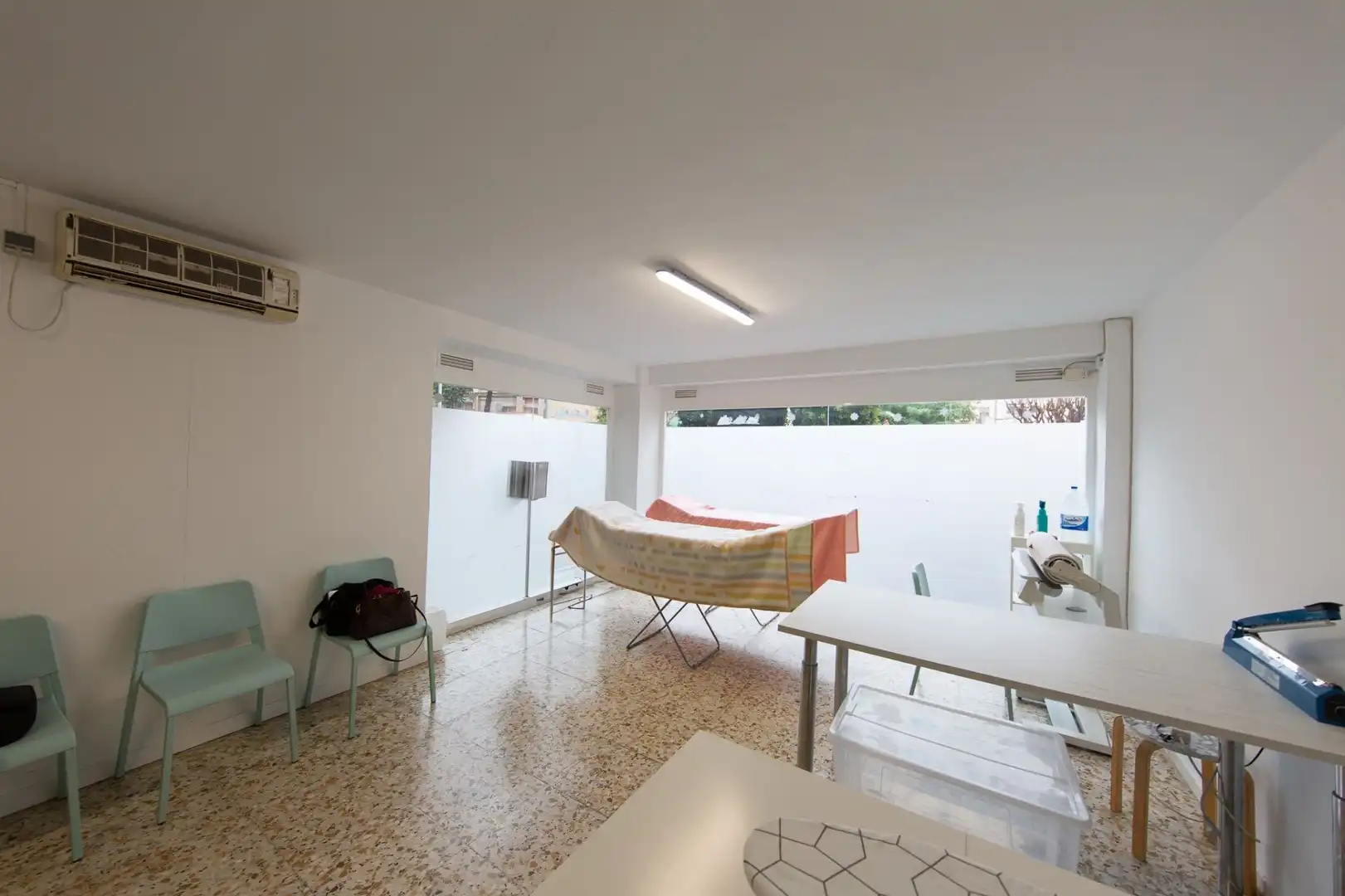 Local en venta en Alicante / Alacant con Aire acondicionado y Amueblado