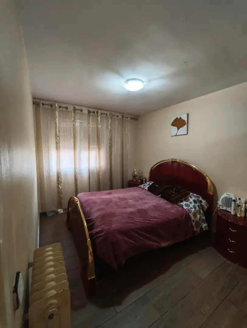 Habitación de Piso en venta en Salt con Calefacción, Parquet y Horno