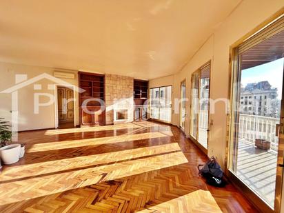 Living room of Flat for sale in  Barcelona Capital  with Air Conditioner, Heating and Terrace