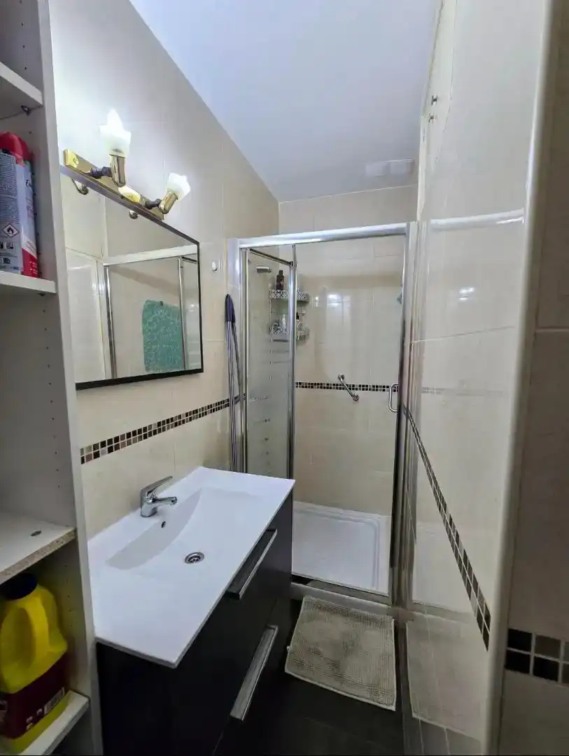 Badezimmer von Erdgeschoss zur Miete in Leganés