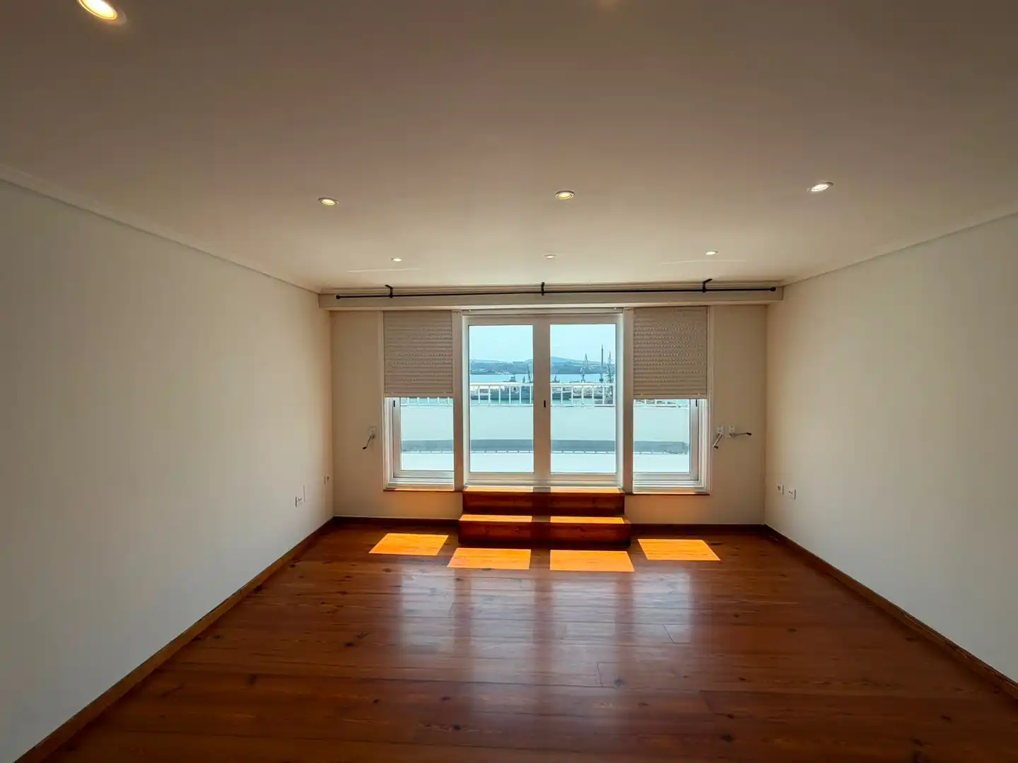 Sala de estar de Ático de alquiler en Ferrol con Calefacción, Parquet y Terraza