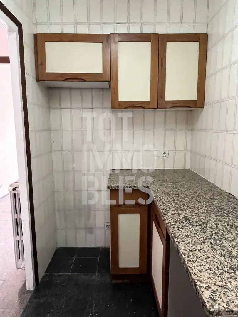 Dachboden zur Miete in Eixample Nord