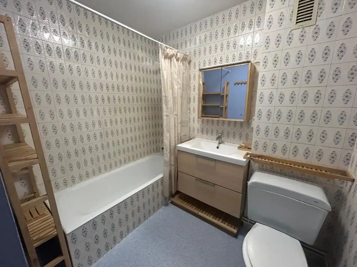 Badezimmer von Wohnung zur Miete in Lugo Capital mit Balkon