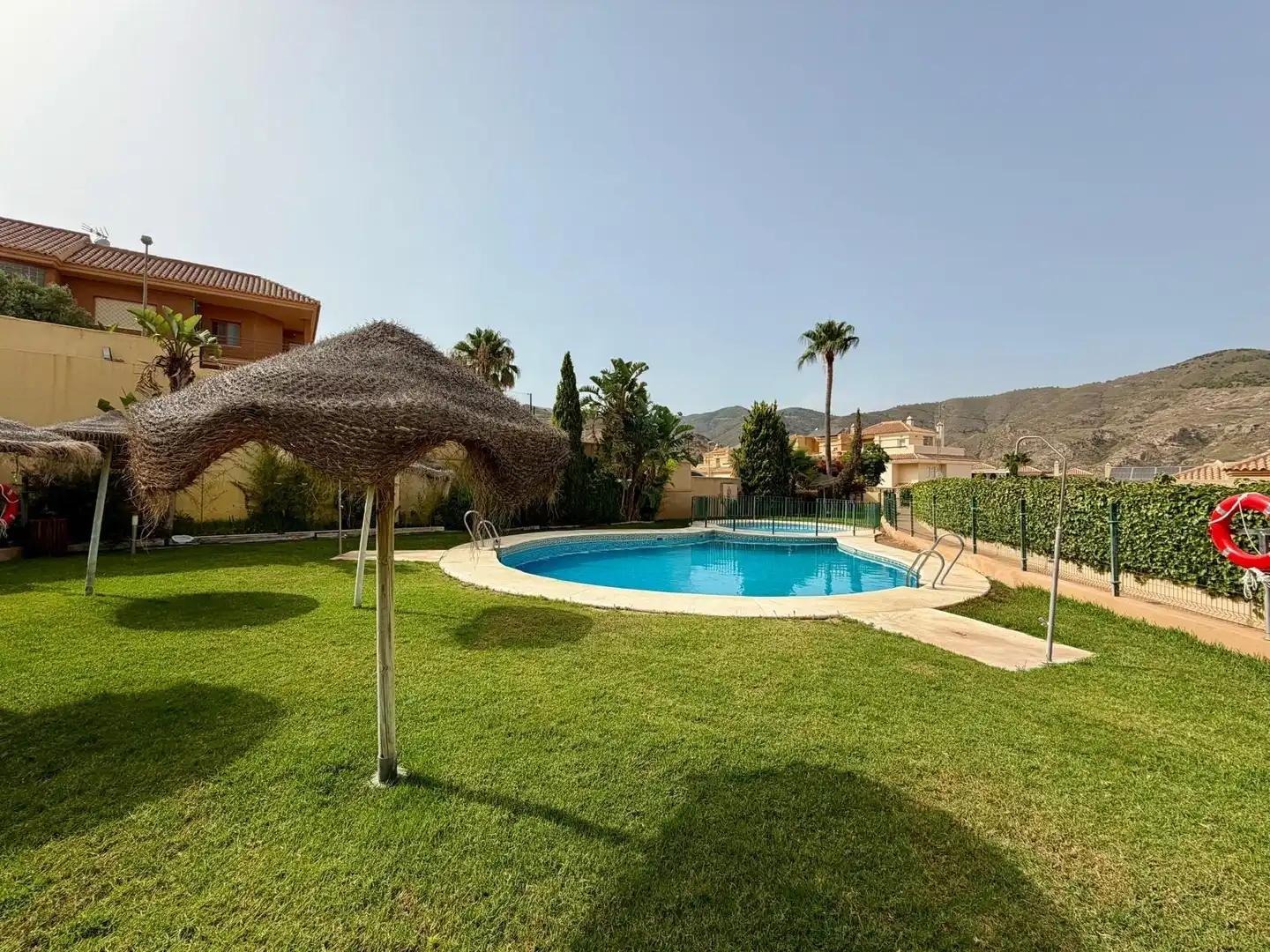 Piscina de Casa adosada en venda en Vícar amb Terrassa, Traster i Piscina comunitària