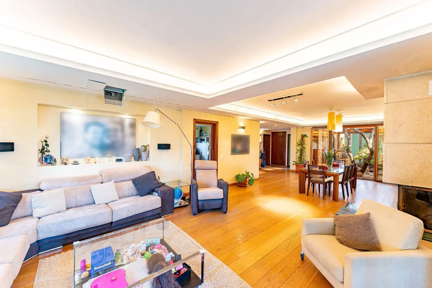 Sala de estar de Casa o chalet en venta en Nuevo Baztán con Aire acondicionado, Jardín privado y Terraza